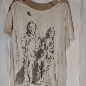 Magnolia Pearl Sitting Bull tee